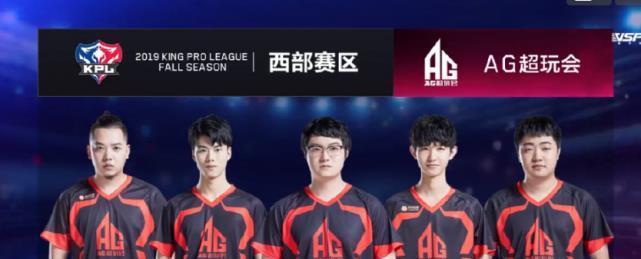 目前LCK联赛前三名的队伍是：DK、BRO、T1 Deft选手、Canyon选手、Zeka选手、Clozer选手