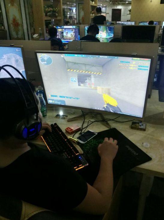 V社又偷懒？CSGO里约贴纸被职业选手吐槽